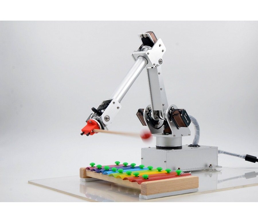 Роботизированный программируемый робот-манипулятор