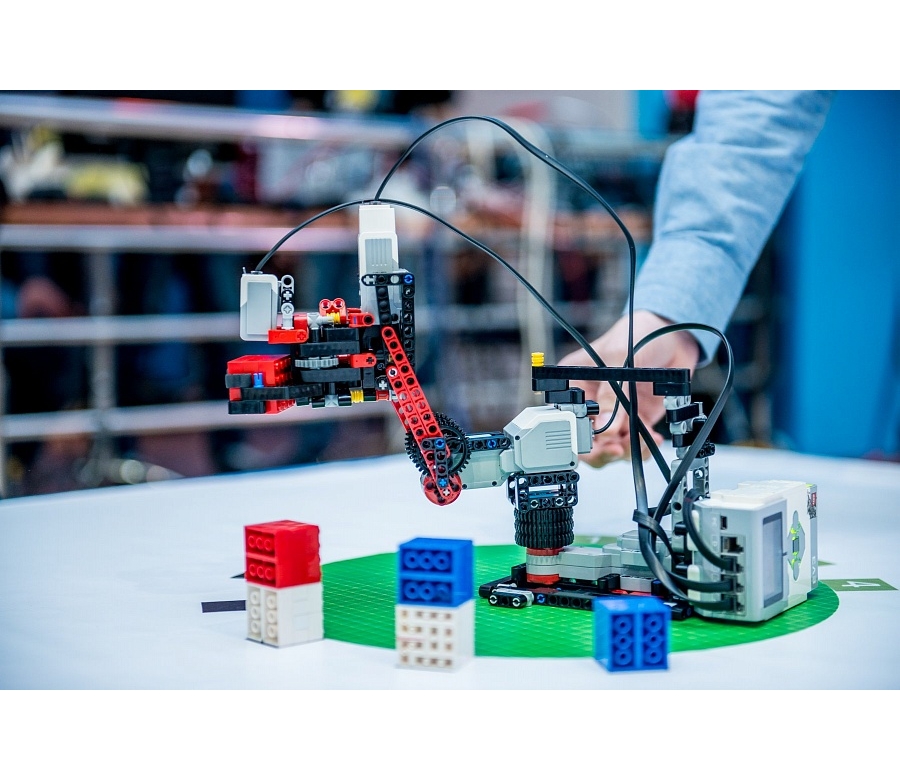 Комплект оборудования для изучения основ робототехники и программирования, в том числе для подготовки к робототехническим соревнованиям WorldSkills Junior